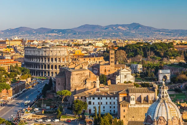 Colosseum la apus de soare — Fotografie, imagine de stoc