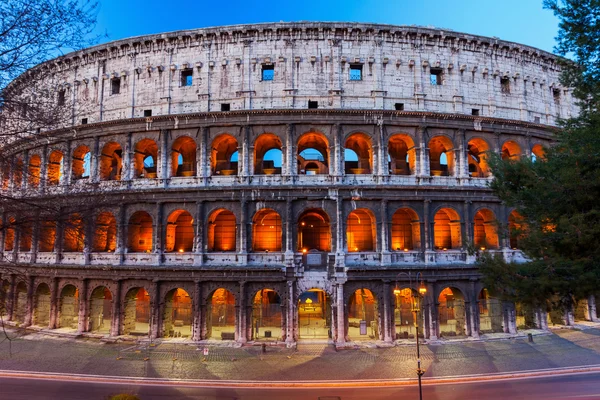Colosseum at dusk — Stock Photo, Image