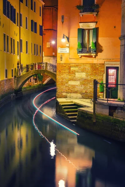 Smal kanaal in Venetië — Stockfoto