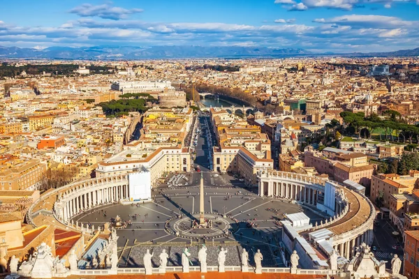 Aerial view of Rome from Saint Peters cathedral — Stock Photo, Image