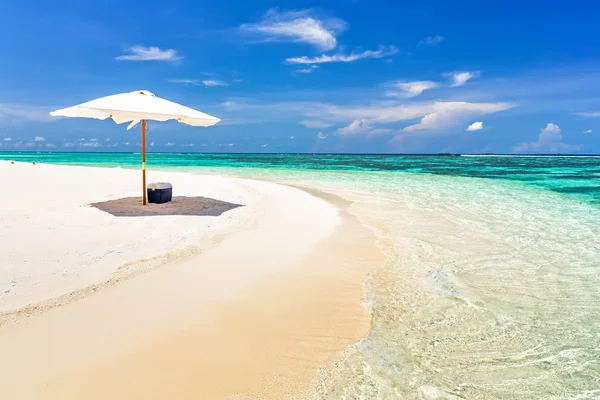 Schöner Strand am Meer — Stockfoto