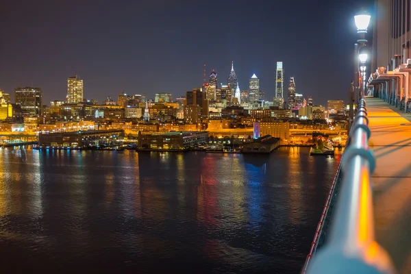 Philadelphia z Ben Franklin Bridge — Zdjęcie stockowe