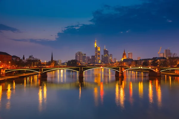 Frankfurt in de nacht — Stockfoto