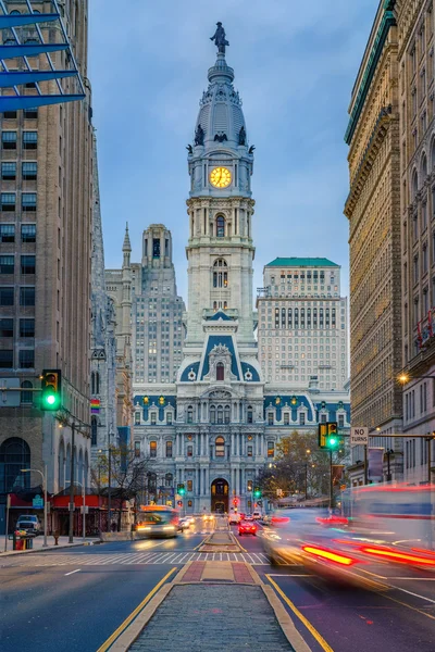Philadelphias Rathaus in der Abenddämmerung — Stockfoto
