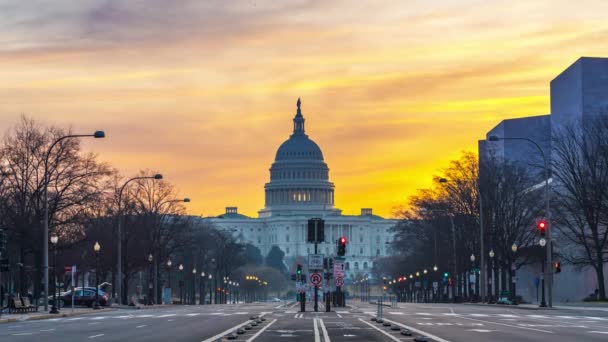 Pennsylvania Avenue e Capitólio dos EUA ao nascer do sol, Washington DC, EUA — Vídeo de Stock