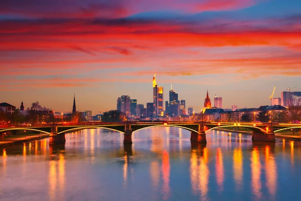 Frankfurt al atardecer —  Fotos de Stock