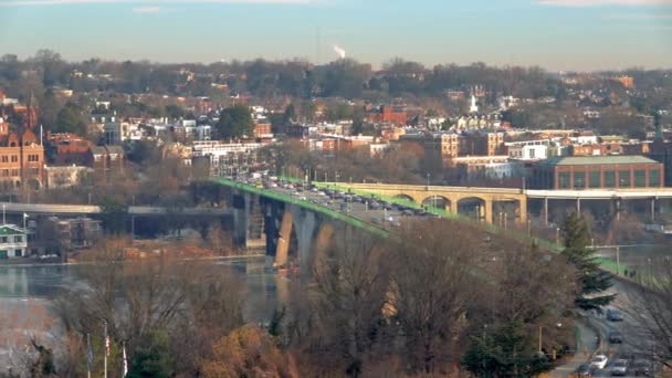 Panoramatický výhled na Key Bridge a Washington DC v zimním ránu — Stock video