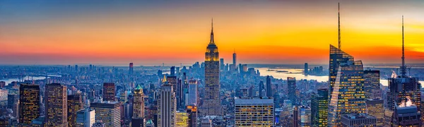 Vista aérea de Manhattan ao pôr do sol — Fotografia de Stock