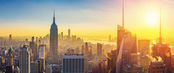 Vista aérea de Manhattan ao pôr do sol Fotos De Bancos De Imagens