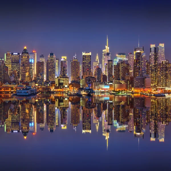 Manhattan bei Nacht — Stockfoto