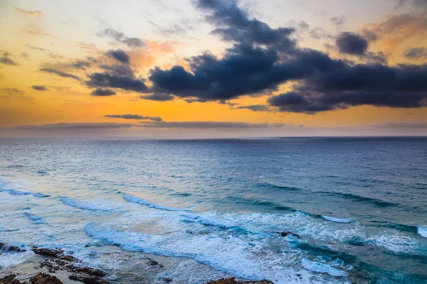 Ηλιοβασίλεμα πάνω από τον Ατλαντικό Ωκεανό — Φωτογραφία Αρχείου
