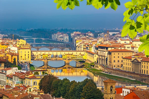 Bridges over Arno river in Florence — Stock Photo, Image