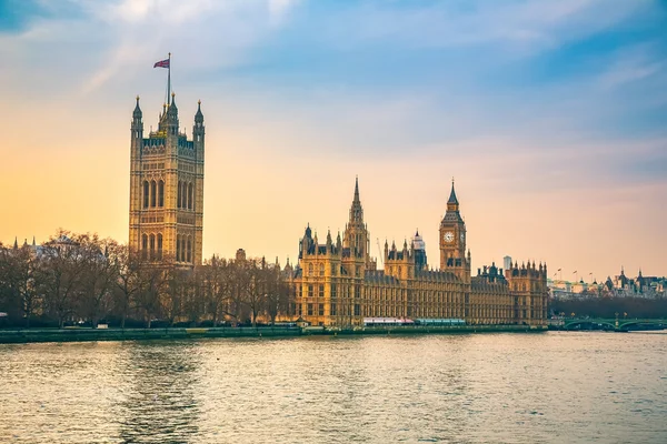 Houses of parliament in London — Stock Photo, Image