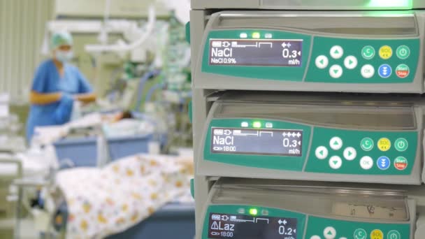 Fecskendő szivattyú Pediatric Icu — Stock videók