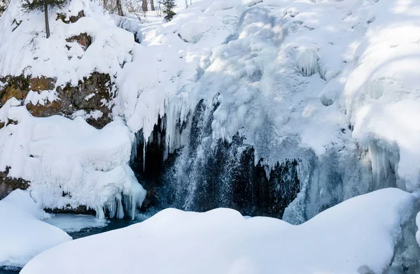 Paisaje Invierno Con Cascada Congelada — Foto de Stock