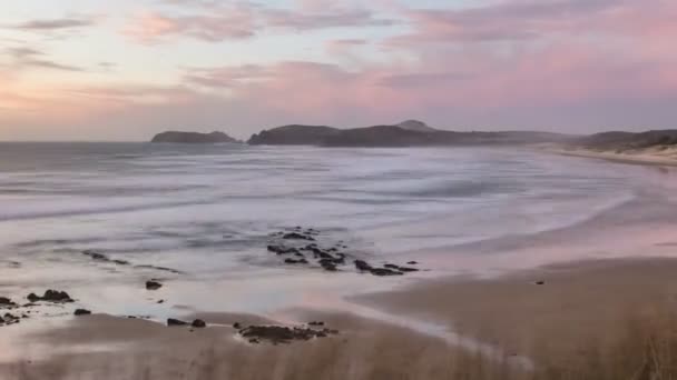 Flödesrörelse av havet i episk kväll i Nya Zeeland Tidsförskjutning — Stockvideo