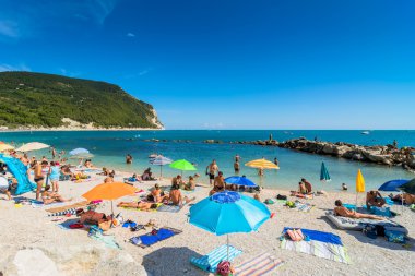 Sirolo Beach'te Conero Milli Parkı, İtalya
