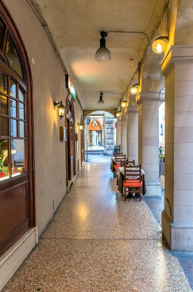 Downtown porch in Bologna — Stock Photo, Image