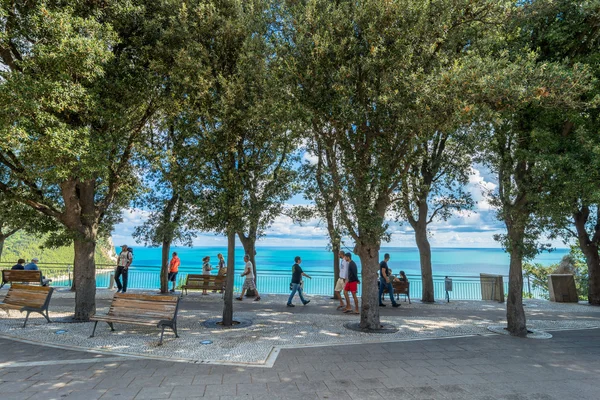 Sirolo panoramik boardwalk, Marche, İtalya — Stok fotoğraf