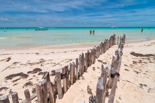 Tropiska hav och playa del norte stranden i isla mujeres — Stockfoto
