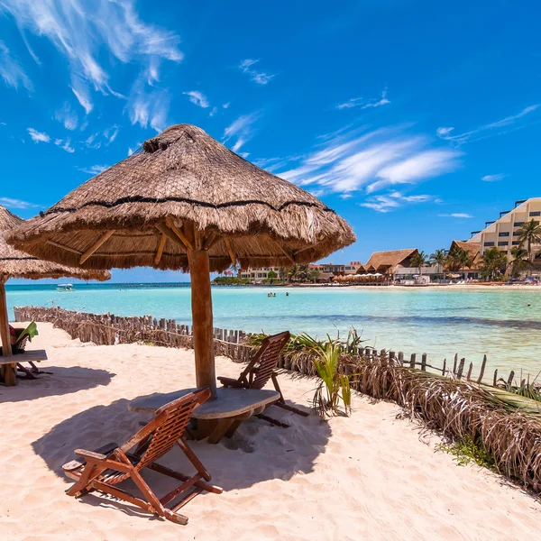 Mare tropicale e spiaggia Playa del Norte a Isla Mujeres — Foto Stock