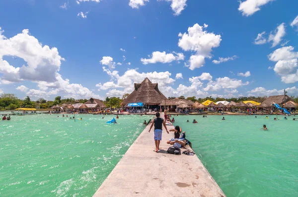 Бальнеаріо готуються в bacalar лагуни, Мексика — стокове фото