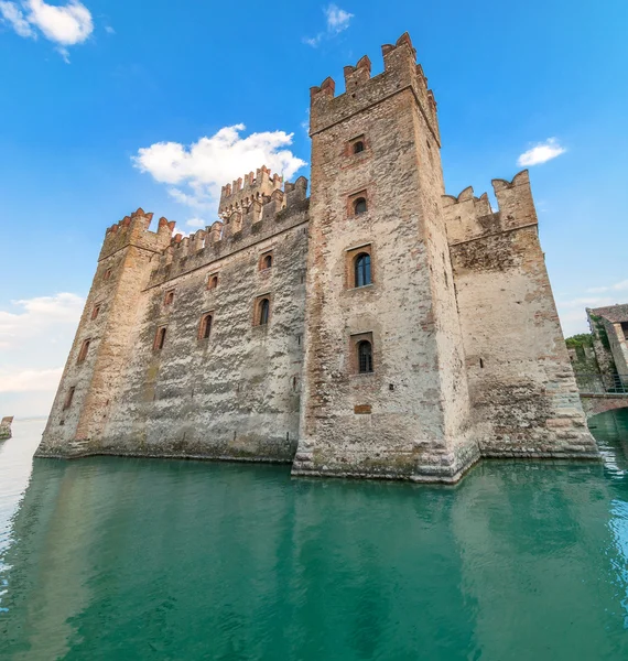 Château Sirmione sur le lac de Garde, Italie — Photo