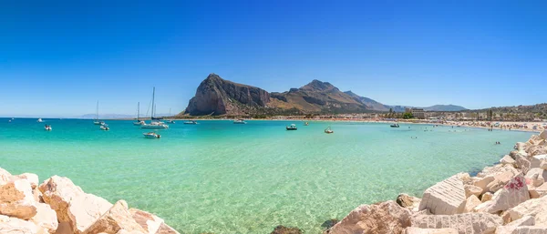 Strand und Mittelmeer in san vito lo capo, sizilien, italien — Stockfoto