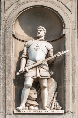 Giovanni dalle dışında Floransa'da Uffizi Galerisi Bande Nere heykeli