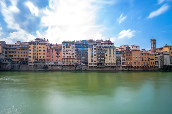 Řeka Arno a panorama ve Florencii, Itálie — Stock fotografie