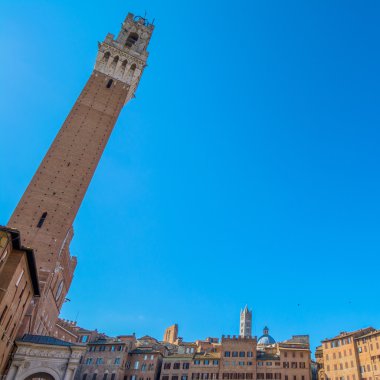 Via Campo Meydanı ve Mangia Tower, Siena, İtalya