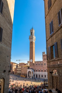Via Campo Meydanı ve Mangia Tower, Siena, İtalya