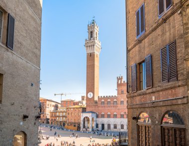 Via Campo Meydanı ve Mangia Tower, Siena, İtalya