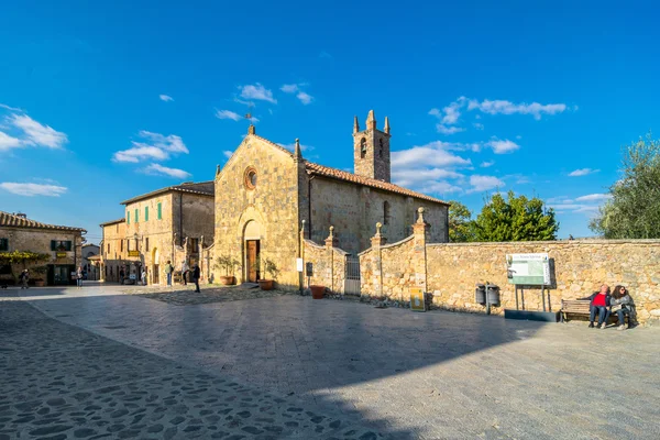 Plaza principal en Monteriggioni, Siena —  Fotos de Stock