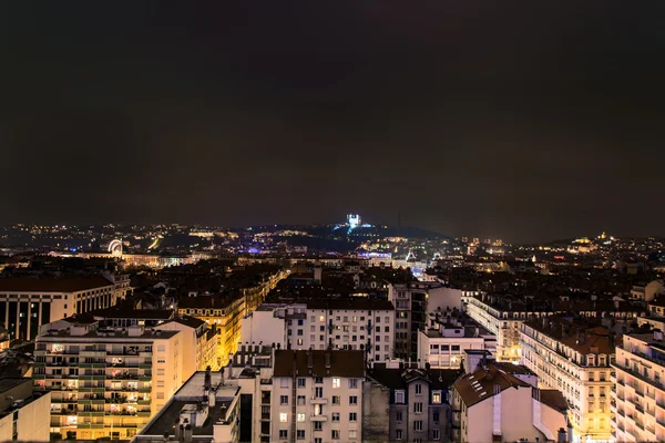 Nocny widok na centrum miasta w Lyon, Francja — Zdjęcie stockowe