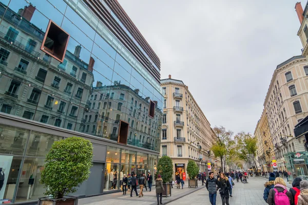 Straatmening in Lyon, Frankrijk — Stockfoto