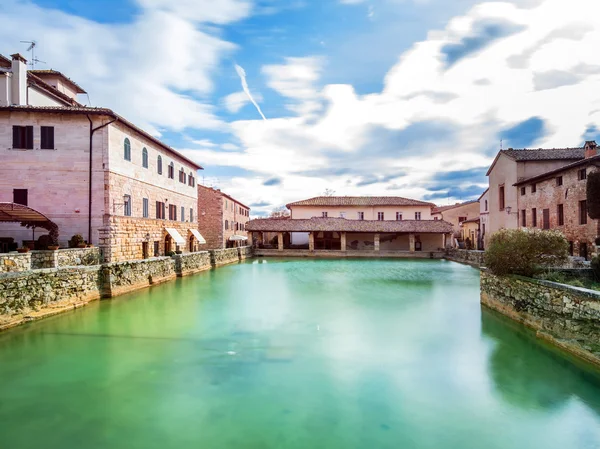 Bagno Vignoni vila medieval na Toscana — Fotografia de Stock