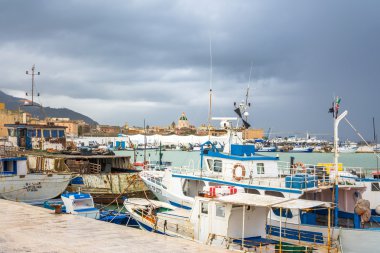 liman ve waterfront Trapani, Sicilya