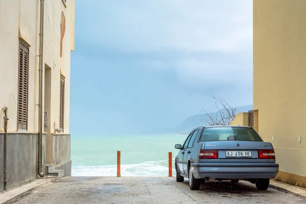 Calle y paseo marítimo en Trapani, Sicilia —  Fotos de Stock