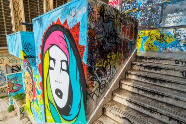 sokak sanatı ve grafiti duvar Potenza, İtalya