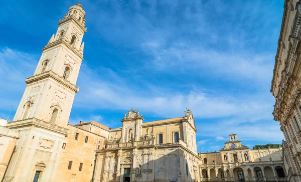 Piazza del Duomo náměstí s katedrálou v Lecce — Stock fotografie