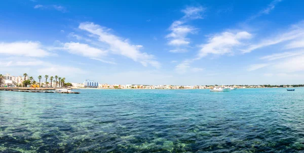 Porto Cesareo litoral na costa jónica, Itália — Fotografia de Stock
