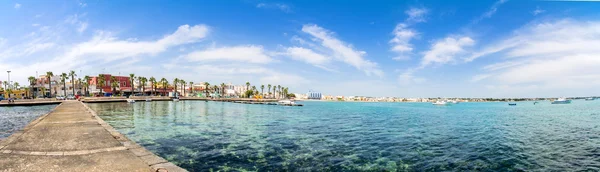 Costa di Porto Cesareo nella costa ionica, Italia — Foto Stock