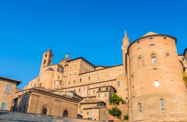 Urbino manzarası ile Ducal Sarayı, İtalya