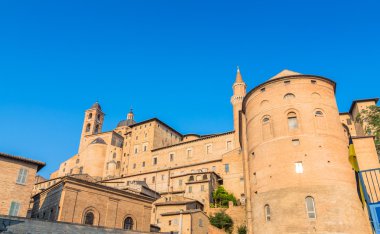 Urbino manzarası ile Ducal Sarayı, İtalya