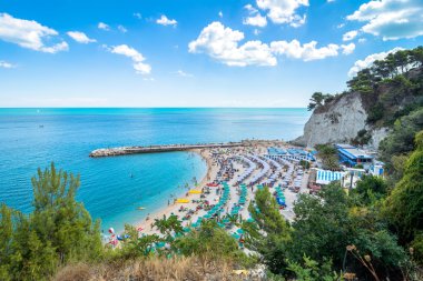 Sirolo Beach'te Conero Milli Parkı, İtalya