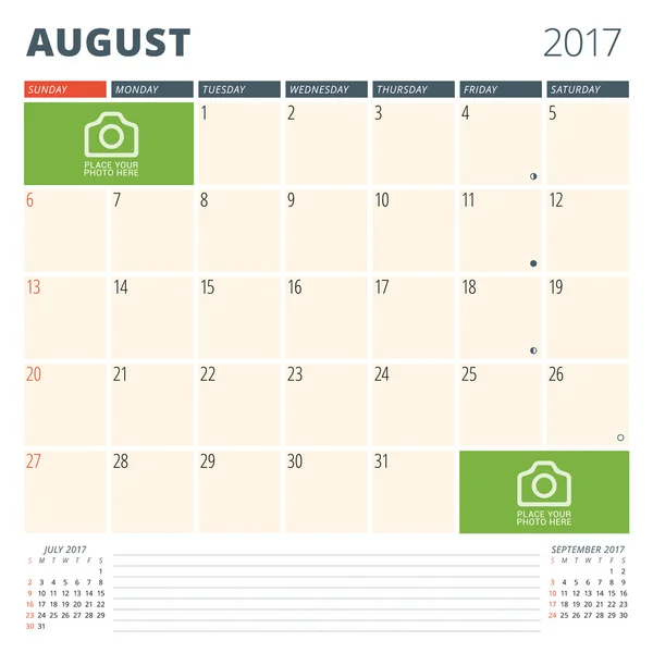 Calendário planejador para 2017 Ano. Modelo de design com lugar para fotos e notas. Agosto. Semana começa domingo —  Vetores de Stock