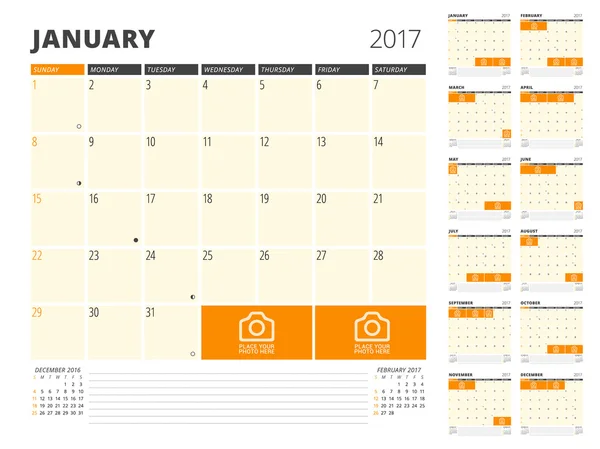 Calendário planejador para 2017 Ano. Modelo de design com lugar para fotos e notas. Conjunto de 12 Meses. Semana começa domingo —  Vetores de Stock