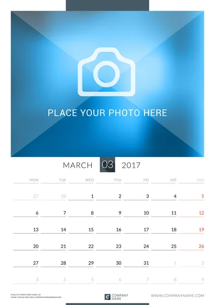 2017 Μαρτίου. Μηνιαίο ημερολόγιο τοίχου για 2017 έτος. Πρότυπο εκτύπωσης διανυσματικού σχεδιασμού με θέση για φωτογραφία. Η εβδομάδα ξεκινά τη Δευτέρα. Κατακόρυφος προσανατολισμός — Διανυσματικό Αρχείο