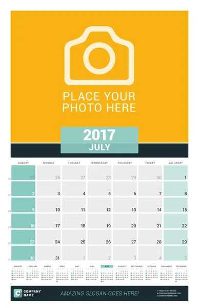 Juillet 2017. Calendrier mensuel mural pour 2017 Année. Modèle d'impression vectoriel avec place pour la photo et le calendrier de l'année. La semaine commence dimanche — Image vectorielle